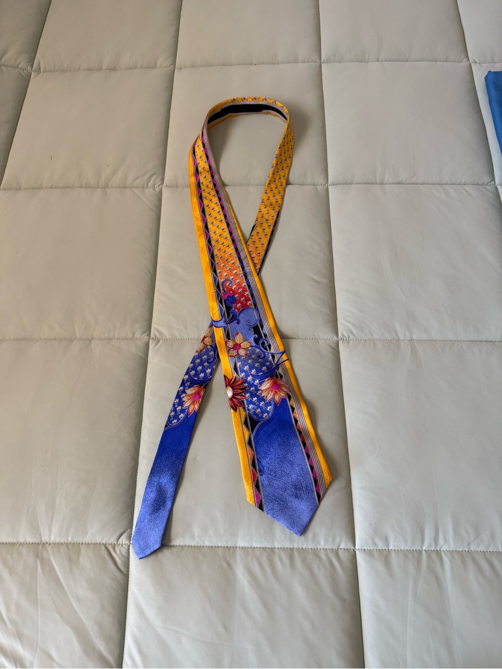 Vitaliano Silk Floral Blue & Yellow Men's Tie. Italy.